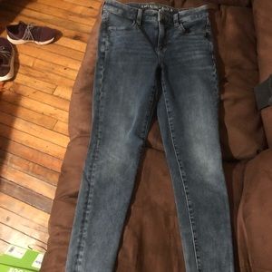 Women’s 6 American Eagle hi-rise jegging